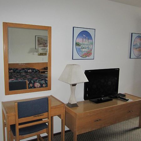Airport Chalet Whitehorse Esterno foto