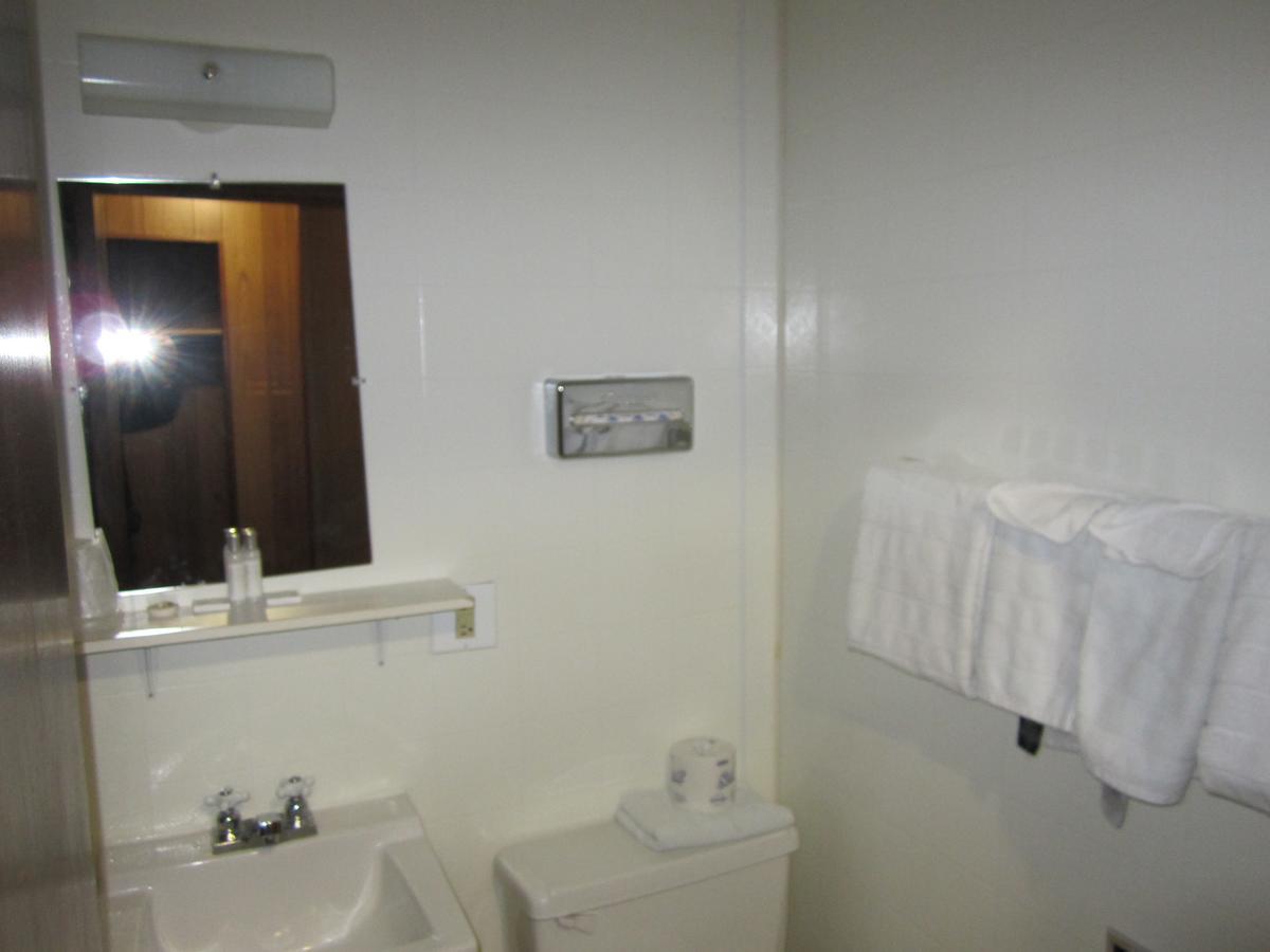 Airport Chalet Whitehorse Esterno foto