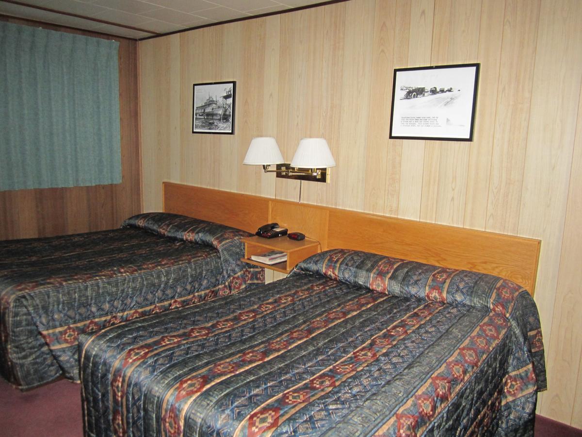 Airport Chalet Whitehorse Esterno foto