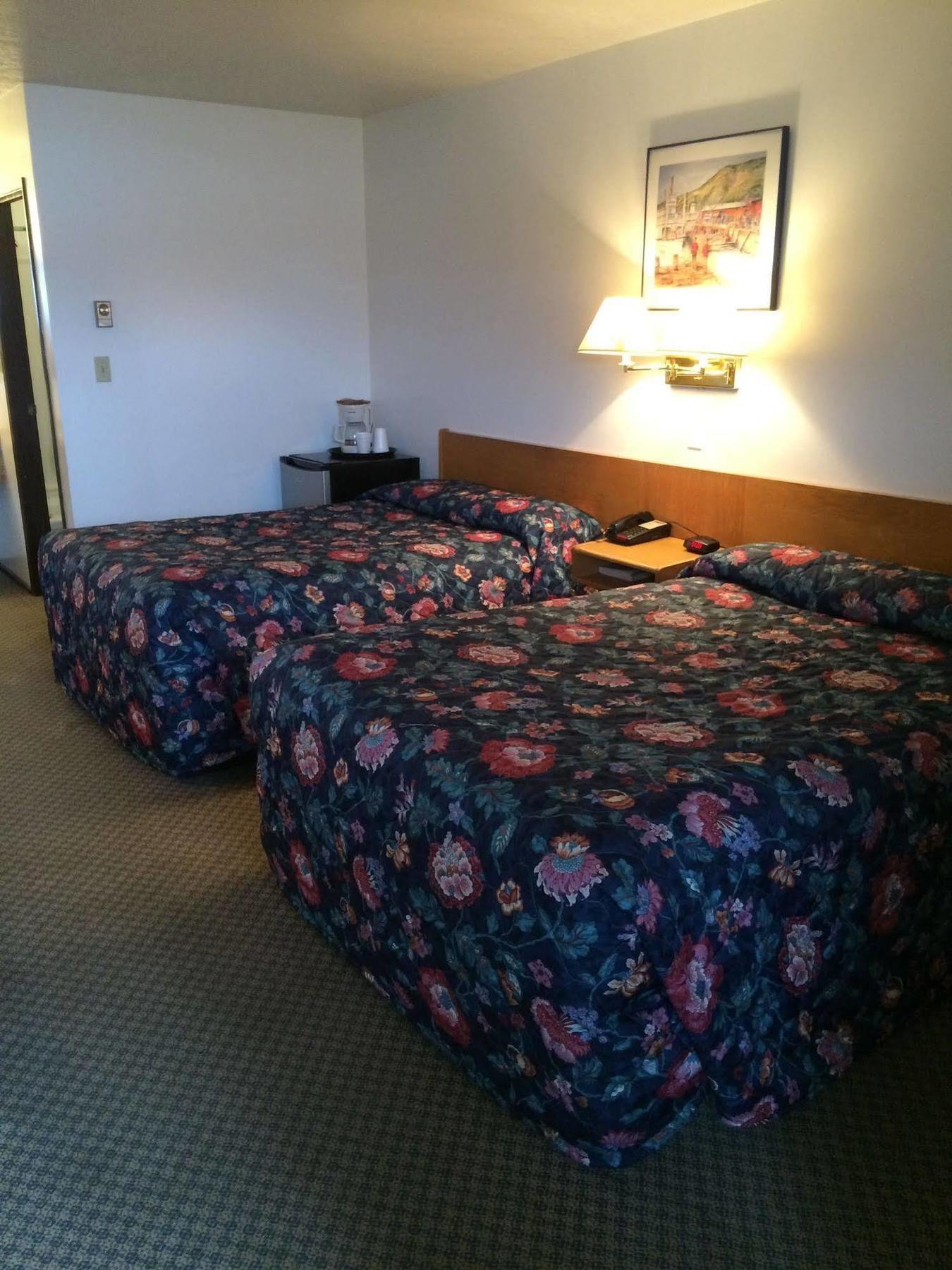 Airport Chalet Whitehorse Esterno foto
