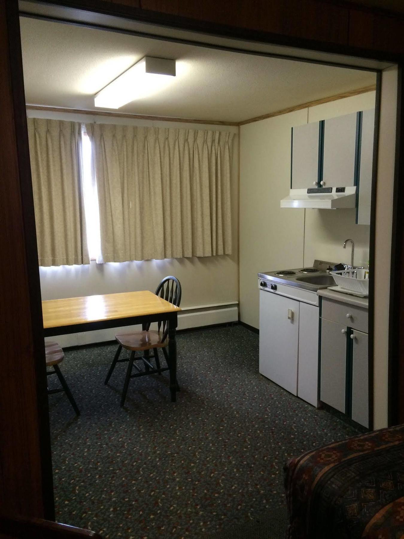 Airport Chalet Whitehorse Esterno foto